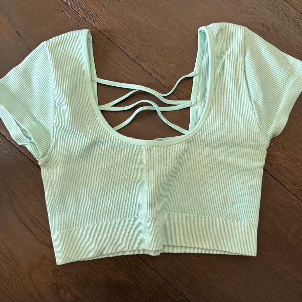 aqua top